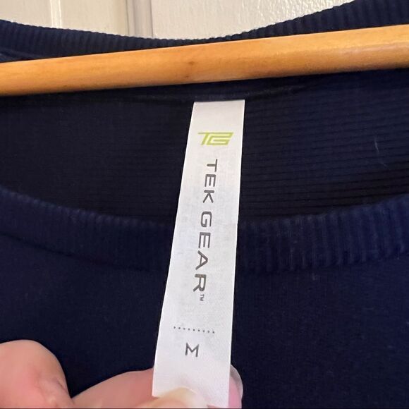 Tek gear NWT sweater  - Picture 8 of 8